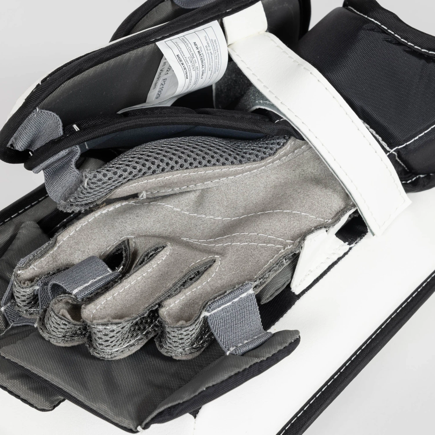 Warrior Ritual G6 E+ Youth Goalie Blocker 8 Warrior Ritual G6 E+ Youth Goalie Blocker - Image 6