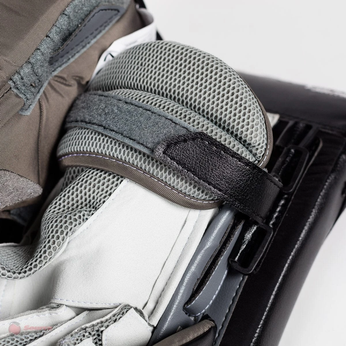 Warrior Ritual GT2 Pro Senior Goalie Blocker 8 Warrior Ritual GT2 Pro Senior Goalie Blocker - Image 6